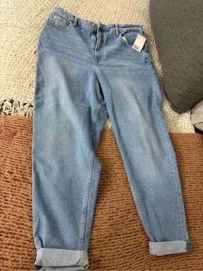 H&M Light Blue Relaxed Women’s Jeans
